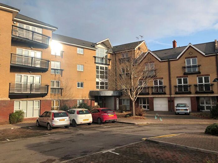 2 Bedroom Flat To Rent In Adventurers Quay, Cardiff Bay, CF10