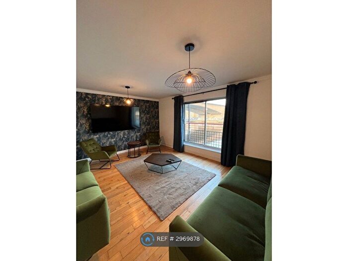 4 Bedroom Flat To Rent In Riverview Drive, Glasgow, G5