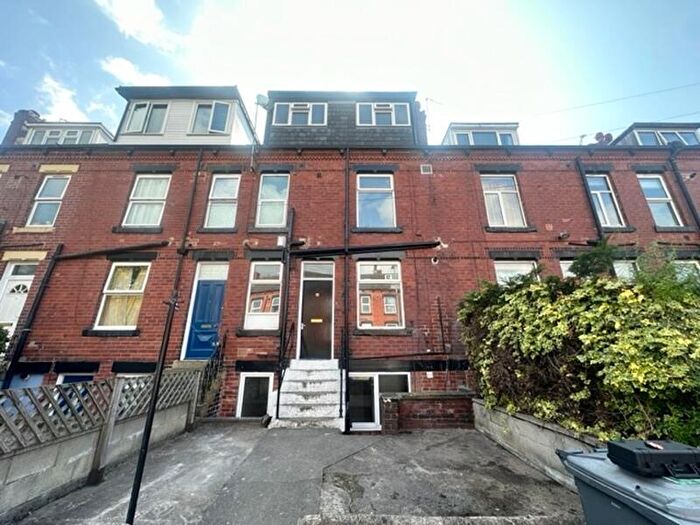 4 Bedroom Terraced House To Rent In Beechwood Row, Burley, Leeds, LS4