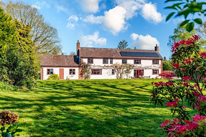 4 Bedroom Detached House For Sale In Waterloo Road, Hainford, NR10