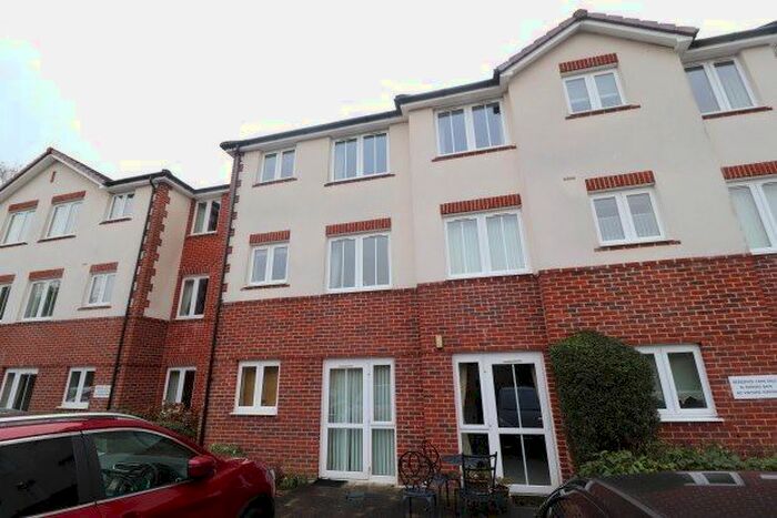 1 Bedroom Flat To Rent In Sanders Court, Brentwood, CM14