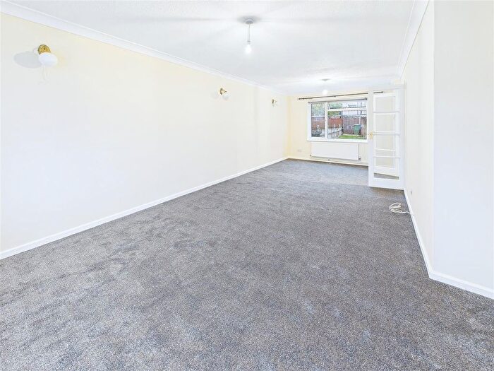 3 Bedroom End Of Terrace House For Sale In Long Riding, Basildon, SS14