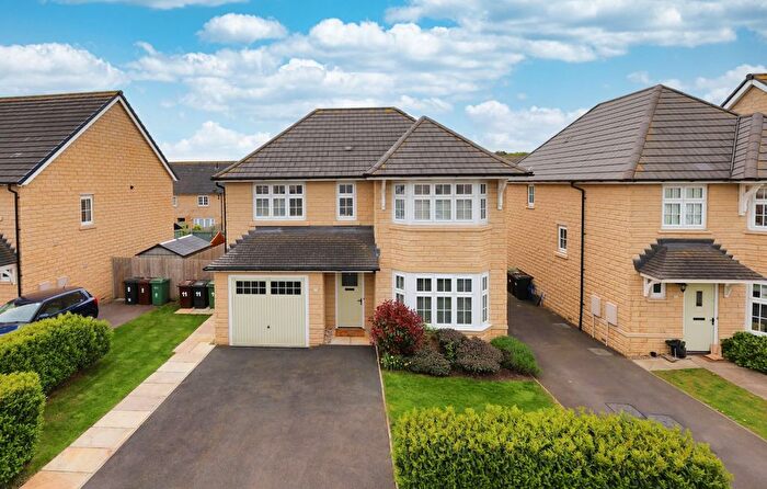 4 Bedroom Detached House For Sale In Bletchley Way, Horsforth, Leeds, West Yorkshire, LS18
