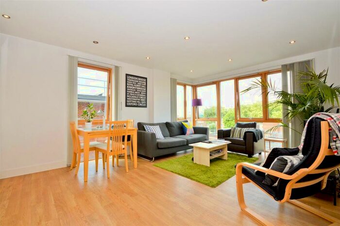 2 Bedroom Apartment To Rent In Old Bethnal Green Road, E2