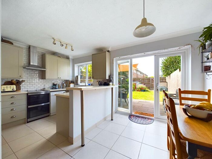 3 Bedroom House For Sale In Chinnor - Open Outlook, OX39