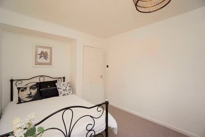 2 Bedroom Apartment To Rent In Ladies Spring Grove, Sheffield, S17