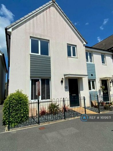 3 Bedroom End Of Terrace House To Rent In Long Field Road, Launceston, PL15