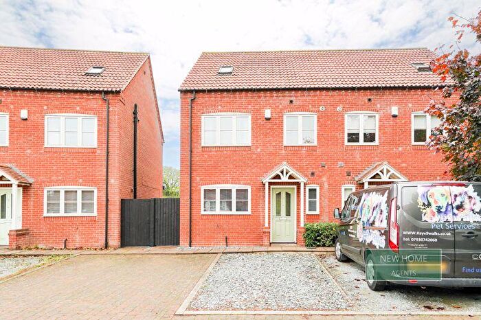 3 Bedroom Semi Detached House For Sale In Moreton Close, Great Gonerby, Grantham, NG31