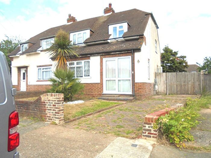 3 Bedroom Semi Detached House For Sale In Byron Way, Harold Hill, Essex, RM3