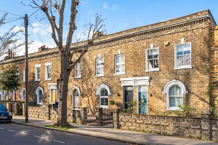 3 Bedroom Terraced House For Sale In Fort Road, London, SE1