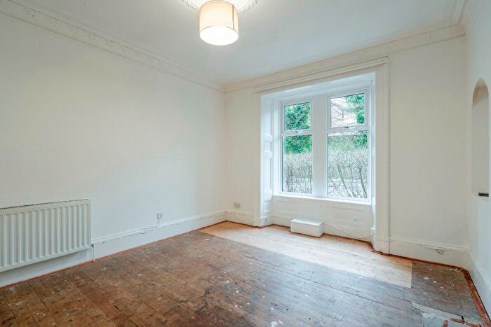 2 Bedroom Flat To Rent In Dens Road, Stobswell, Dundee, DD3