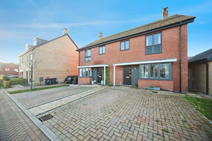 3 Bedroom Semi-Detached House For Sale In Decima Gardens, Houghton Regis, Dunstable, LU5