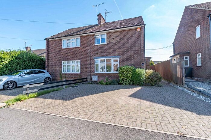 3 Bedroom Semi-Detached House For Sale In Mountney Close, Ingatestone, CM4