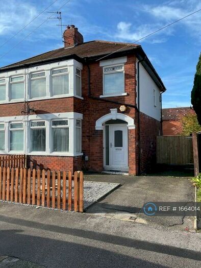 3 Bedroom Semi-Detached House To Rent In Spring Gardens, Anlaby Common, Hull, HU4