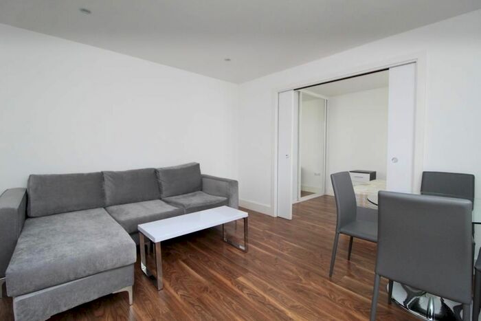 1 Bedroom Flat To Rent In Bank Court, Hemel Hempstead, HP1