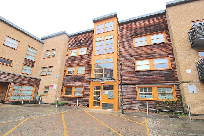 3 Bedroom Flat To Rent In Denmark Place, London, E3