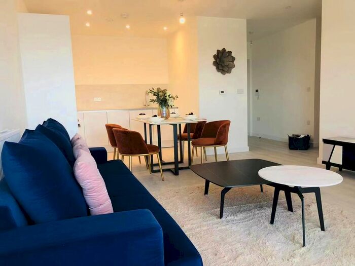 1 Bedroom Flat To Rent In Western Circus, East Acton, W3