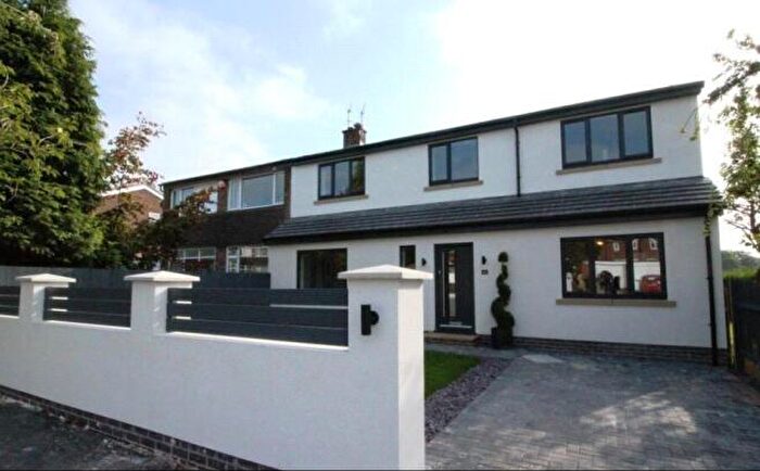 4 Bedroom House To Rent In Midland Road, SK7