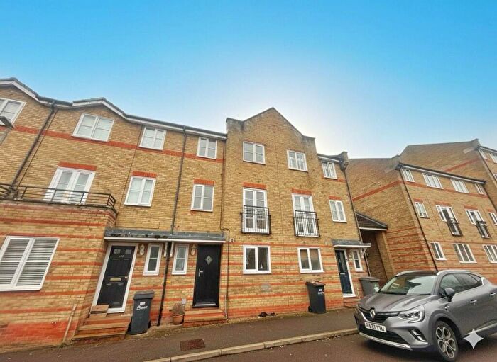4 Bedroom Terraced House To Rent In Rookes Crescent, Chelmsford, Essex, CM1