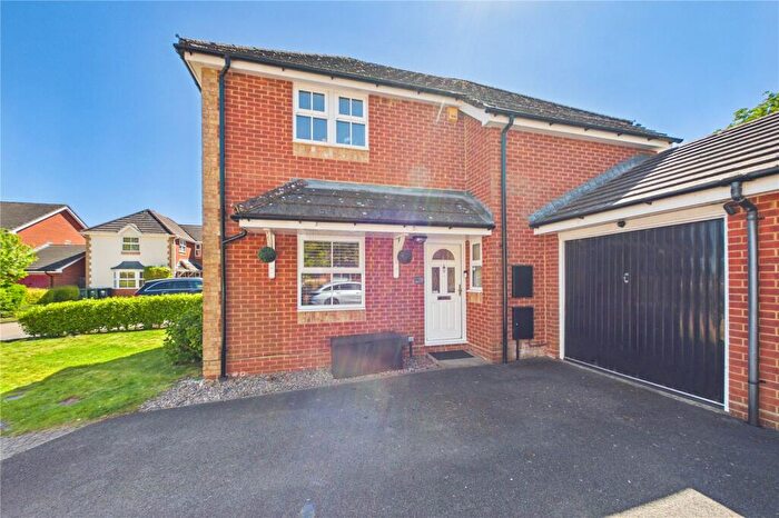 3 Bedroom Detached House For Sale In Chatsworth Green, Hatch Warren, Basingstoke, Hampshire, RG22