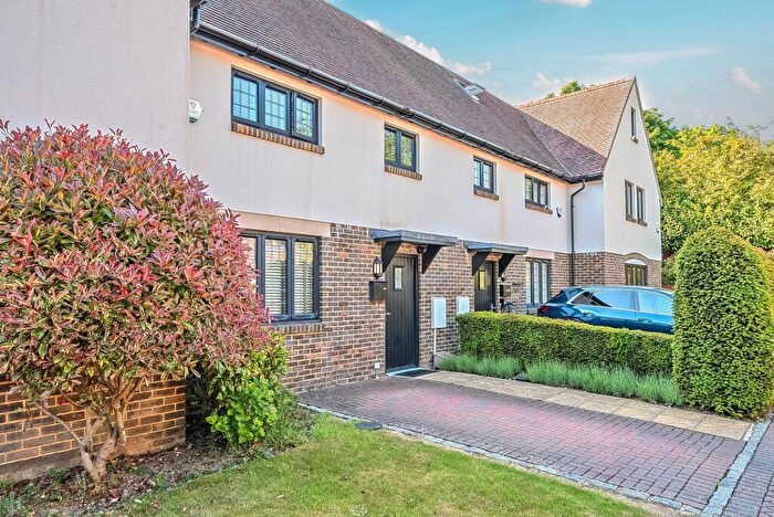 4 Bedroom Terraced House For Sale In Dacre Close, Chipstead, CR5