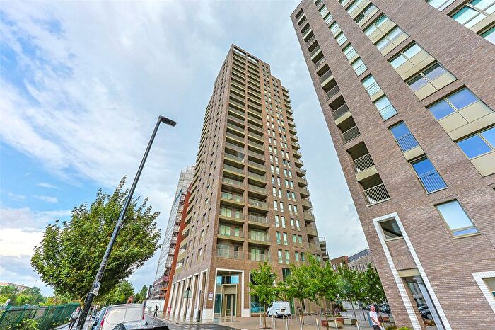 1 Bedroom Flat For Sale In Heartwood Boulevard, Acton, W3
