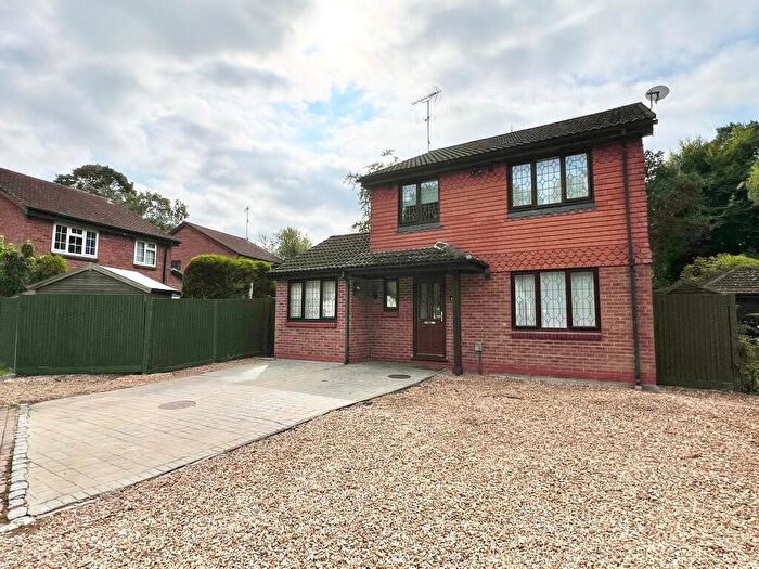 4 Bedroom Detached House For Sale In Badgers Copse, Camberley, GU15
