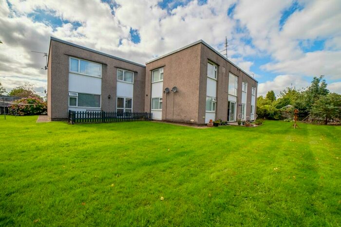 2 Bedroom Maisonette To Rent In Park View Court, Whitchurch, Cardiff, CF14