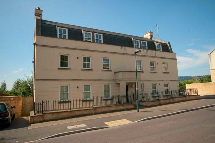 2 Bedroom Apartment To Rent In Eveleigh Avenue, Bath, BA1