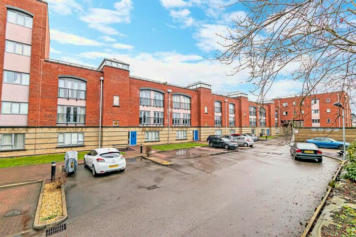 2 Bedroom Flat To Rent In Cantilever Gardens, Station Road, Latchford, Warrington, WA4