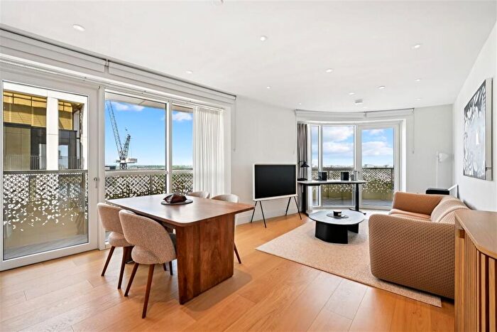 2 Bedroom Flat To Rent In Cassini Apartments, Cascade Way, W12