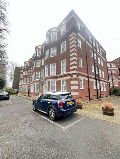 2 Bedroom Apartment To Rent In Park Lodge, St. Johns Wood Park, Swiss Cottage, Regents Park, London, NW8