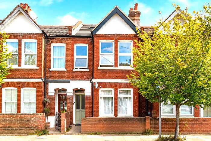 3 Bedroom Flat For Sale In College Road, Colliers Wood, London, SW19