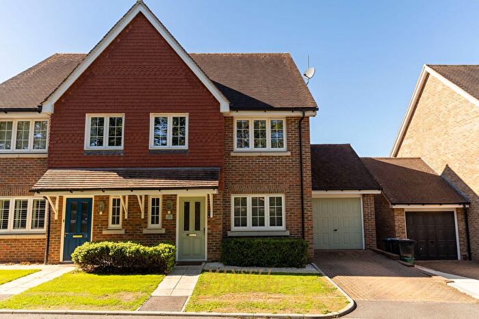 4 Bedroom Semi-Detached House For Sale In Kingscote Way, East Grinstead, RH19