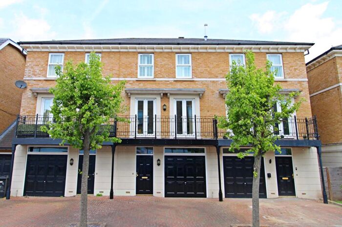 4 Bedroom Town House For Sale In Whitstone Lane, Langley Waterside, Beckenham, BR3