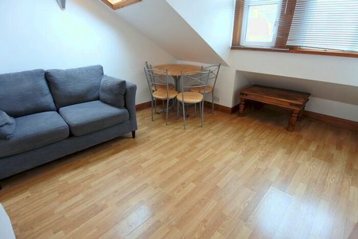 2 Bedroom Flat To Rent In Burnley Road, Dollis Hill, NW10