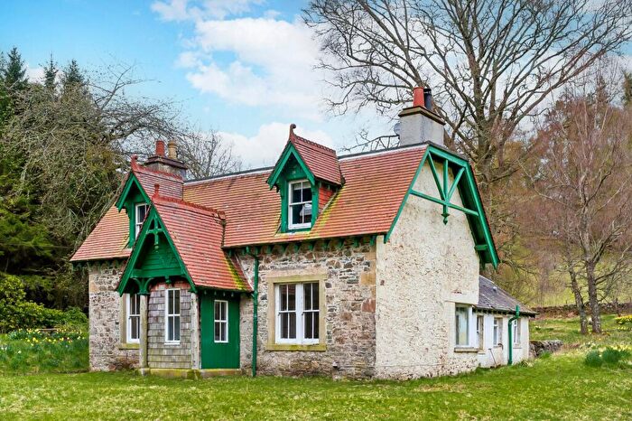 3 Bedroom Detached House For Sale In Innerleithen, Scottish Borders, EH44