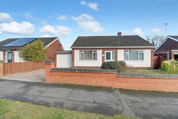 2 Bedroom Bungalow For Sale In Woodland Drive, Brigg, DN20