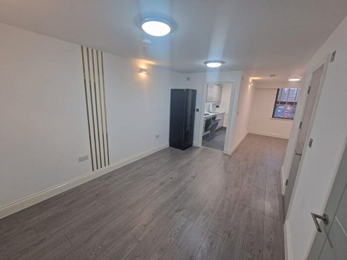 1 Bedroom Maisonette To Rent In Voss Street, Bethnal Green, E2