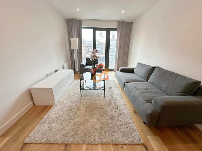 2 Bedroom Flat To Rent In The Axium, Windmill Street, Birmingham, B1