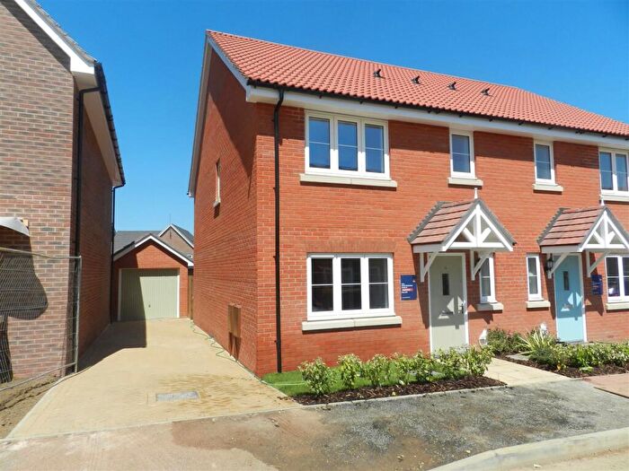 3 Bedroom House To Rent In Monksmoor Park, NN11