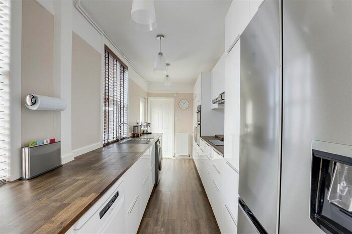 3 Bedroom End Of Terrace House For Sale In Highbury Road, Bulwell, Nottinghamshire, NG6