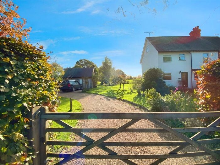 4 Bedroom Semi-Detached House To Rent In Marden Road, Staplehurst, Tonbridge, Kent, TN12