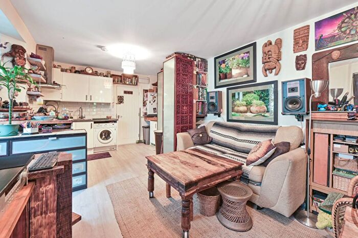 5 Bedroom Property For Sale In Lausanne Road, Harringay, London, N8