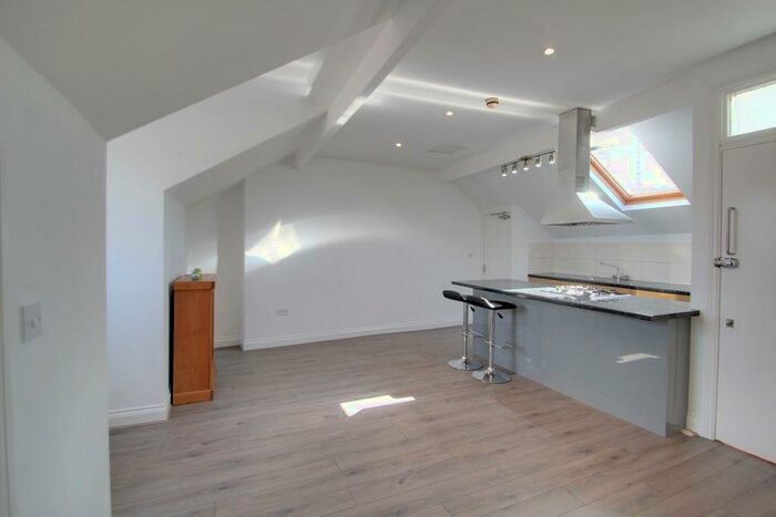1 Bedroom Penthouse To Rent In Daneshill Road, Leicester, LE3