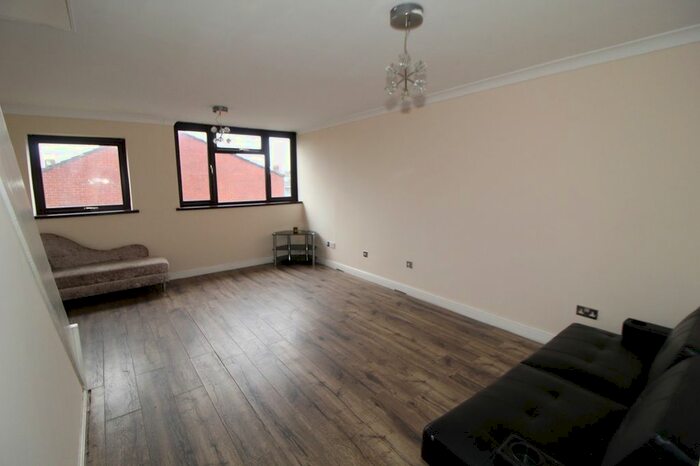 3 Bedroom Maisonette To Rent In Branstree Drive, Coventry, West Midlands, CV6