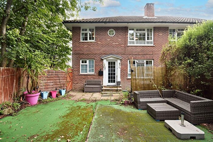 2 Bedroom Maisonette For Sale In Corinthian Road, Chandler's Ford, SO53