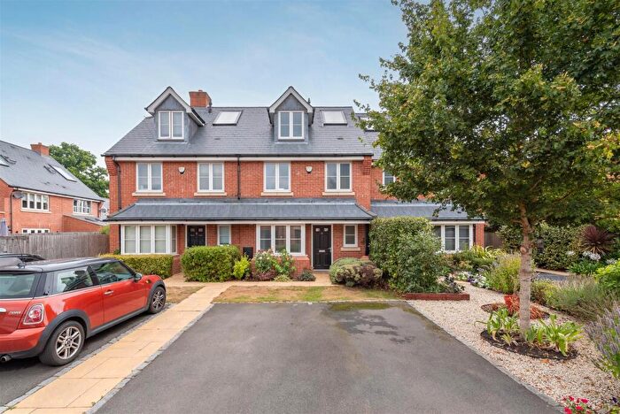 4 Bedroom Terraced House To Rent In Ridings Close, Ascot, SL5