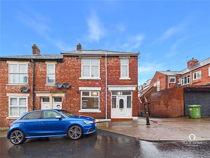 3 Bedroom End Of Terrace House For Sale In Caris Street, Deckham, Gateshead, NE8
