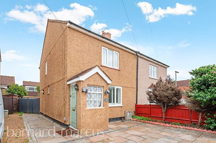 3 Bedroom Semi-detached House For Sale In Orchard Avenue, Ashford, TW15
